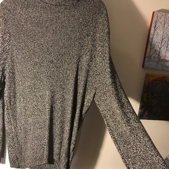 Grey knitted oversized turtleneck sweater - Picture 2 of 4